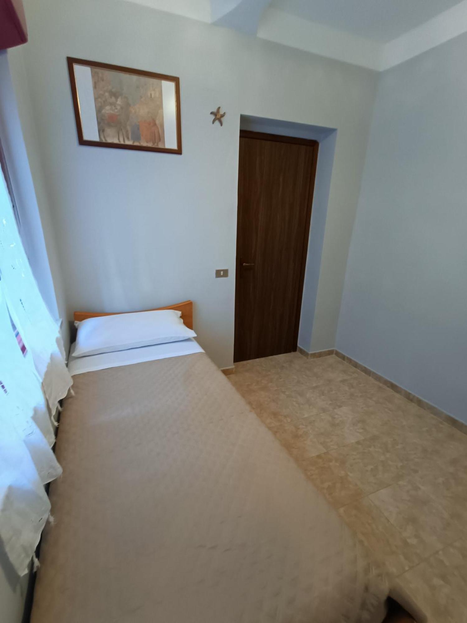 Xenion Guest House ヴィッラ・サン・ジョヴァンニ エクステリア 写真