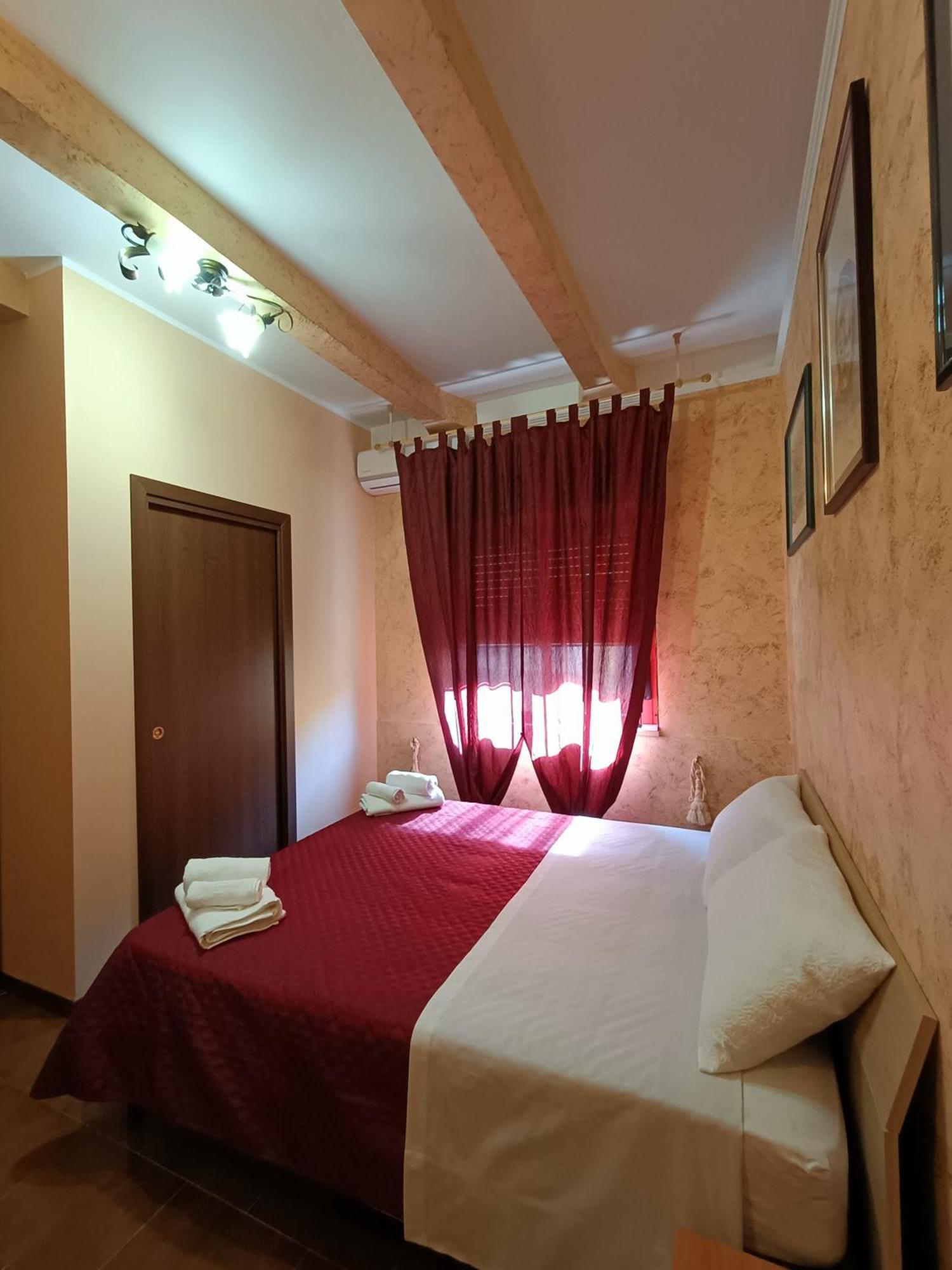 Xenion Guest House ヴィッラ・サン・ジョヴァンニ エクステリア 写真