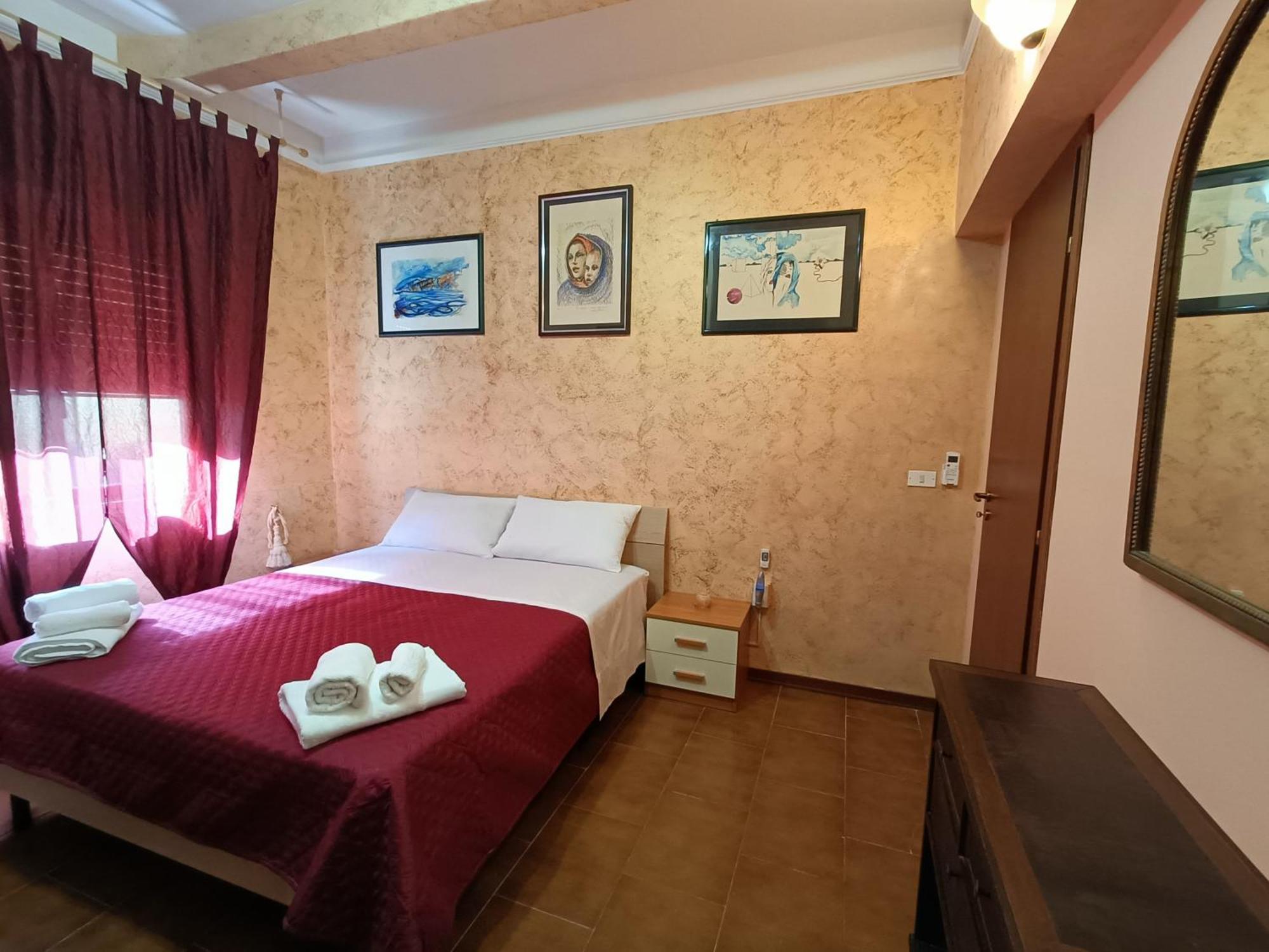 Xenion Guest House ヴィッラ・サン・ジョヴァンニ エクステリア 写真